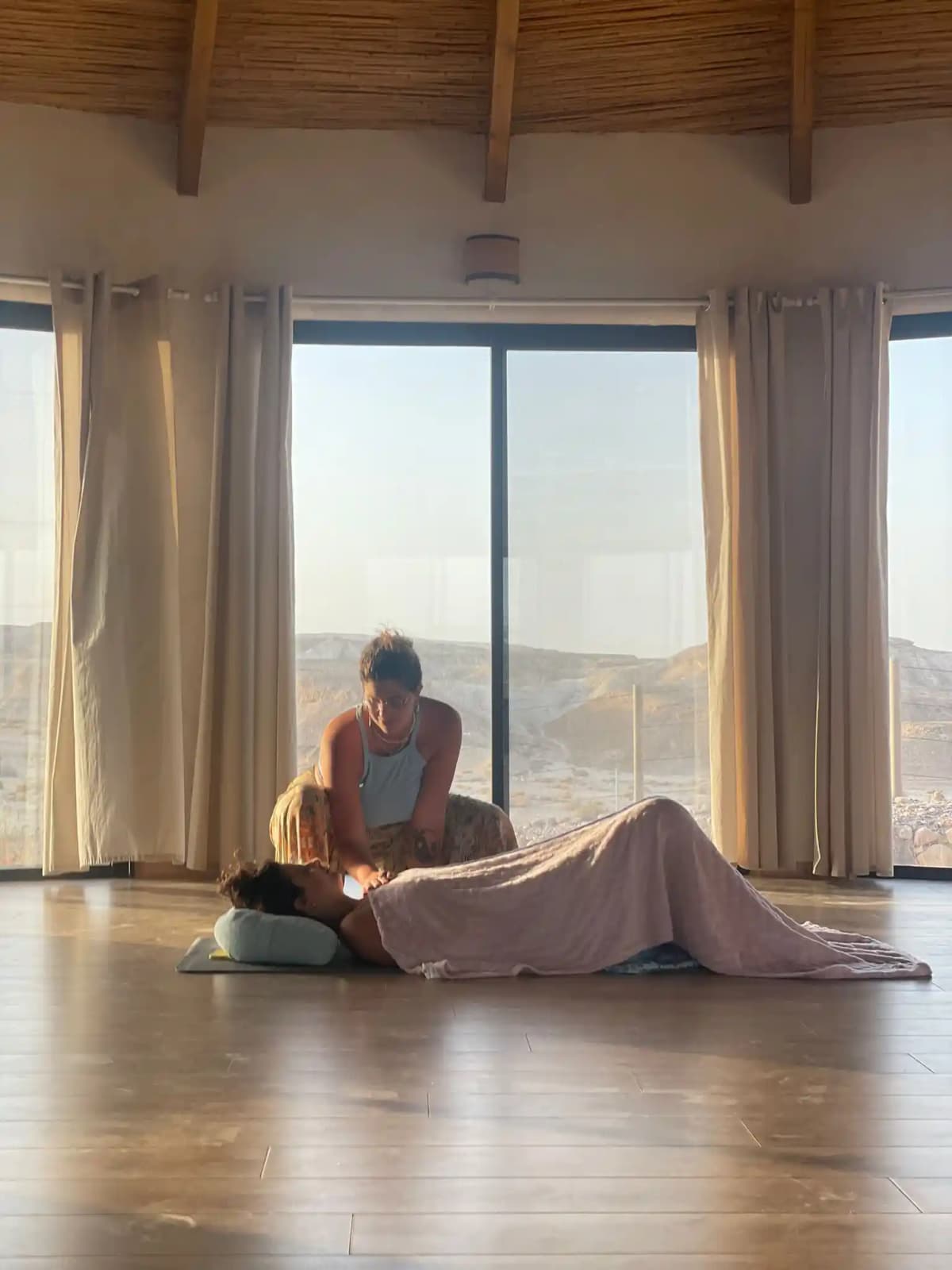 שירה כתב - מטפלת בנשימה מעגלית שירה כתב - מטפלת בנשימה מעגלית, מנחת מפגשי ריברסינג אישיים וקבוצתיים